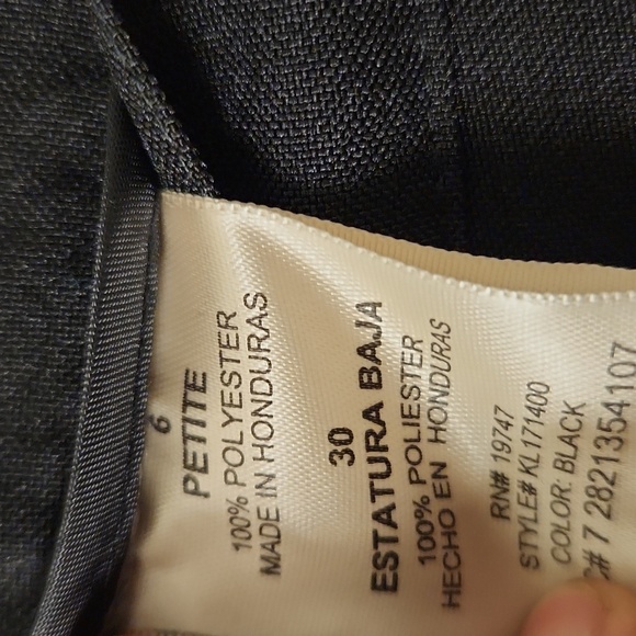 Kathie Lee size 6 Petite. Black pleated pant - Picture 6 of 6